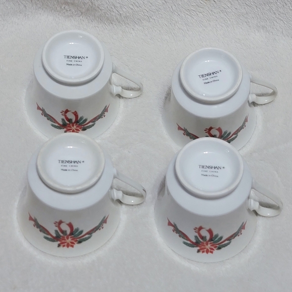 Vintage Poinsettia and Ribbons Fine China Cups - Picture 3 of 5